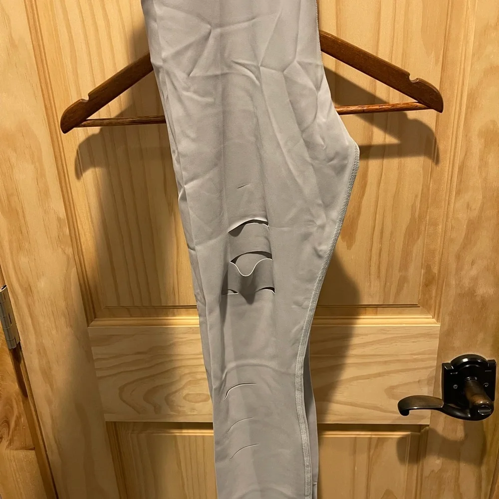 Alo Yoga Gray 3/4 length yoga pants with cut outs